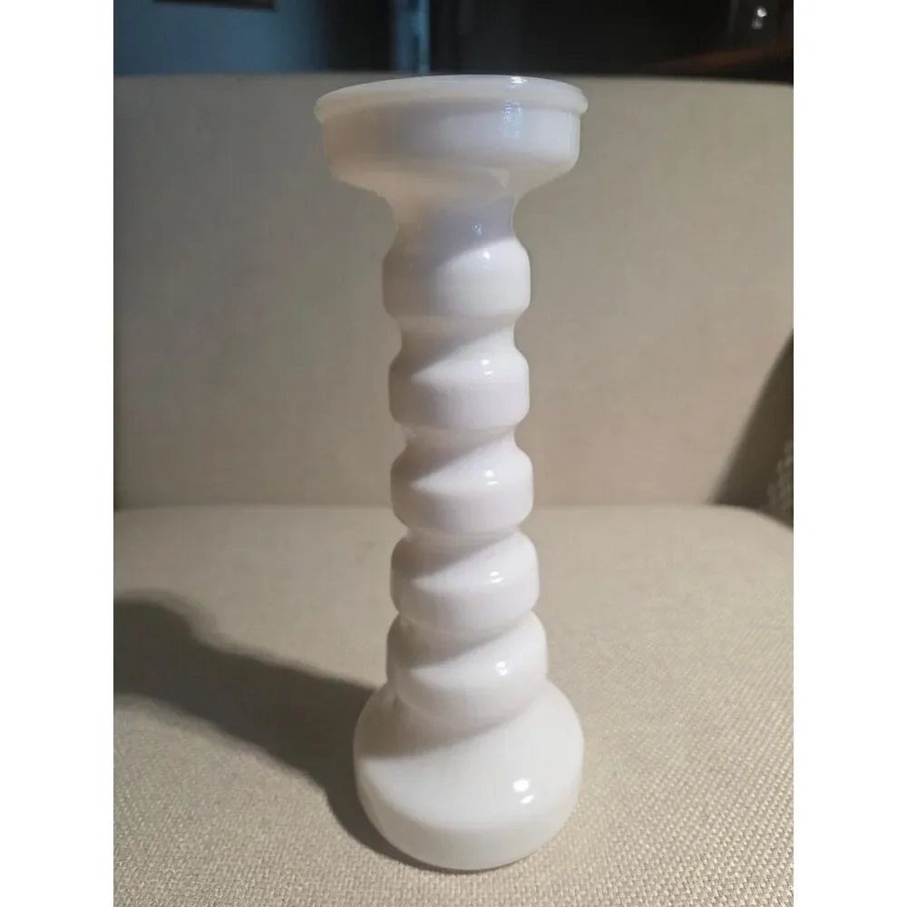 Vintage Anchor Hocking Milk Glass Bud Vase Stars and Bars Pattern 9